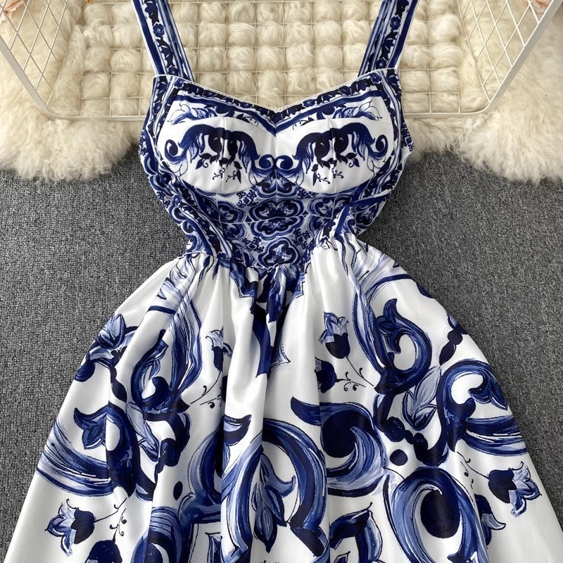 Women's V-neck Red Blue and White Print Spaghetti Strap Holiday Maxi Dress Summer Runway Floral Print Holiday Long Robes Women's V-neck Red Blue and White Print Spaghetti Strap Holiday Maxi Dress Summer Runway Floral Print Holiday Long Robes