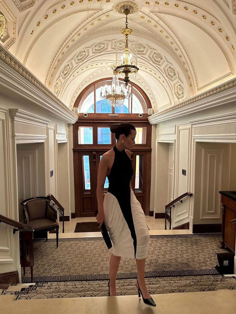 Elegant Halter Backless Bodycon Midi Dress Women 2025 Contrast Color Folds Party Evening Dresses Summer Chic Sleeveless Robes Elegant Halter Backless Bodycon Midi Dress Women 2025 Contrast Color Folds Party Evening Dresses Summer Chic Sleeveless Robes