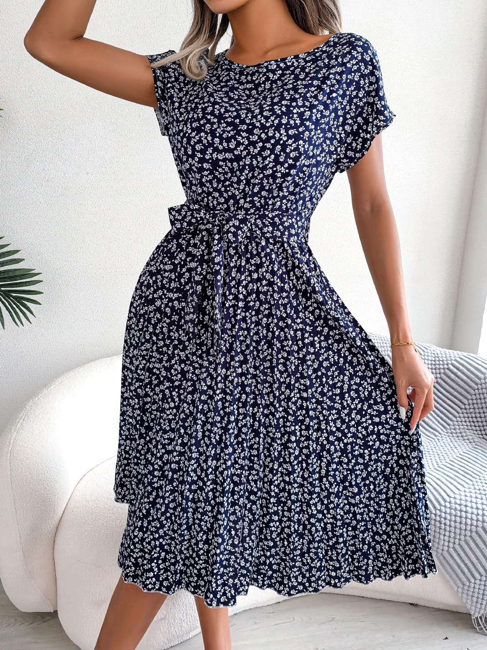 Women's short sleeve pleated long dress, high waist, chic, floral design, fashion, spring and summer Women's short sleeve pleated long dress, high waist, chic, floral design, fashion, spring and summer