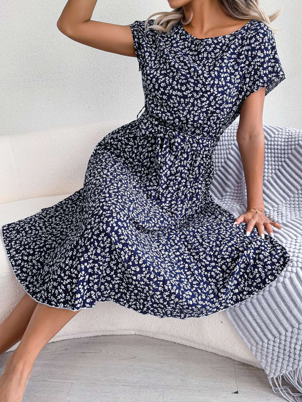 Women's short sleeve pleated long dress, high waist, chic, floral design, fashion, spring and summer Women's short sleeve pleated long dress, high waist, chic, floral design, fashion, spring and summer
