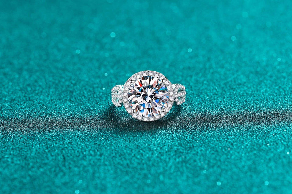 Women's Romantic Moissanite Engagement Ring