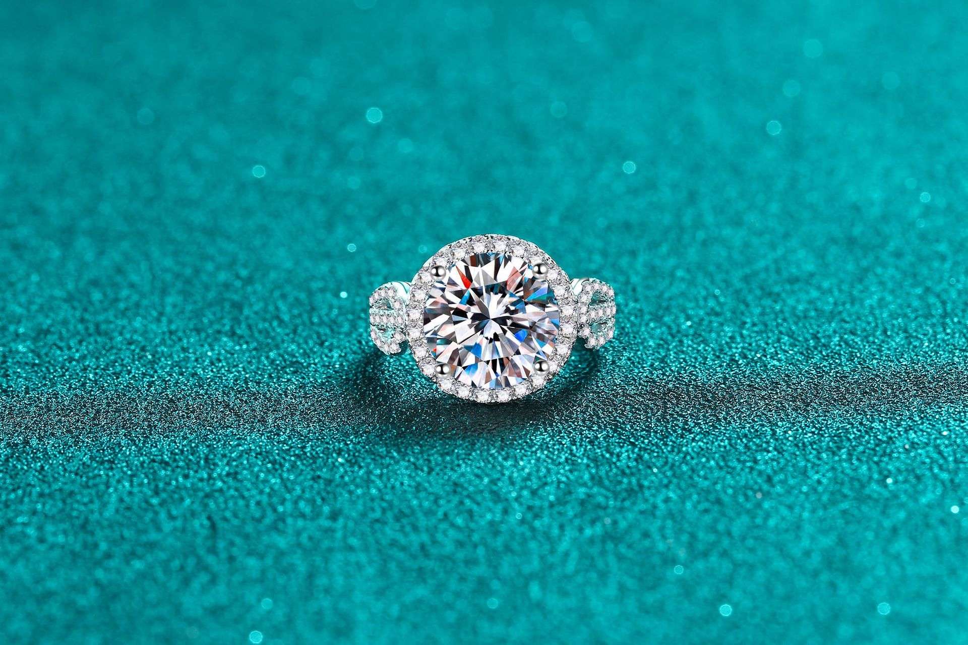 Women's Romantic Moissanite Engagement Ring