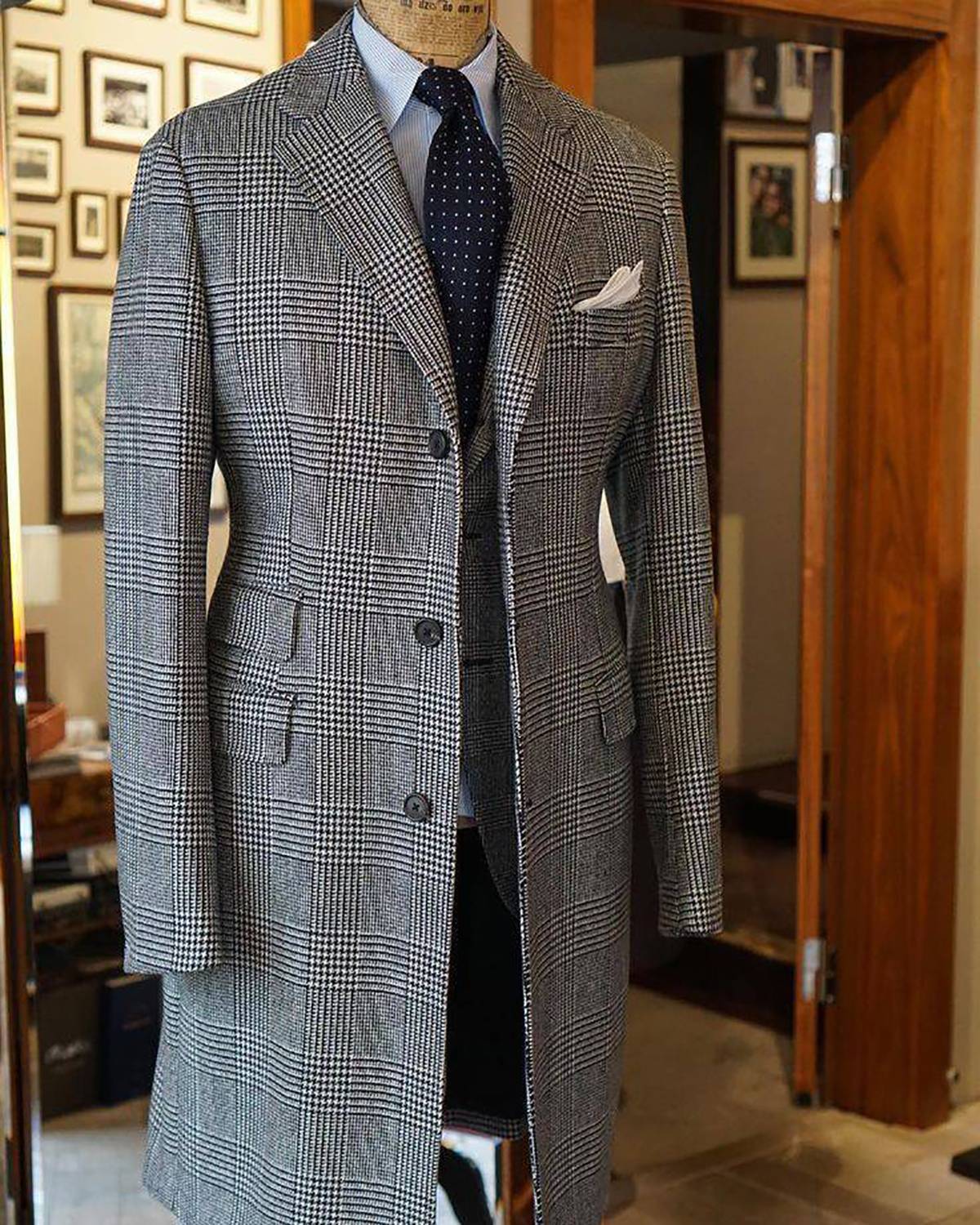 Plaid Woolen Coat Jacket for Men Winter Thick Tweed Trench Coat with Belt Custom Business Formal Casual Wear Plaid Woolen Coat Jacket for Men Winter Thick Tweed Trench Coat with Belt Custom Business Formal Casual Wear