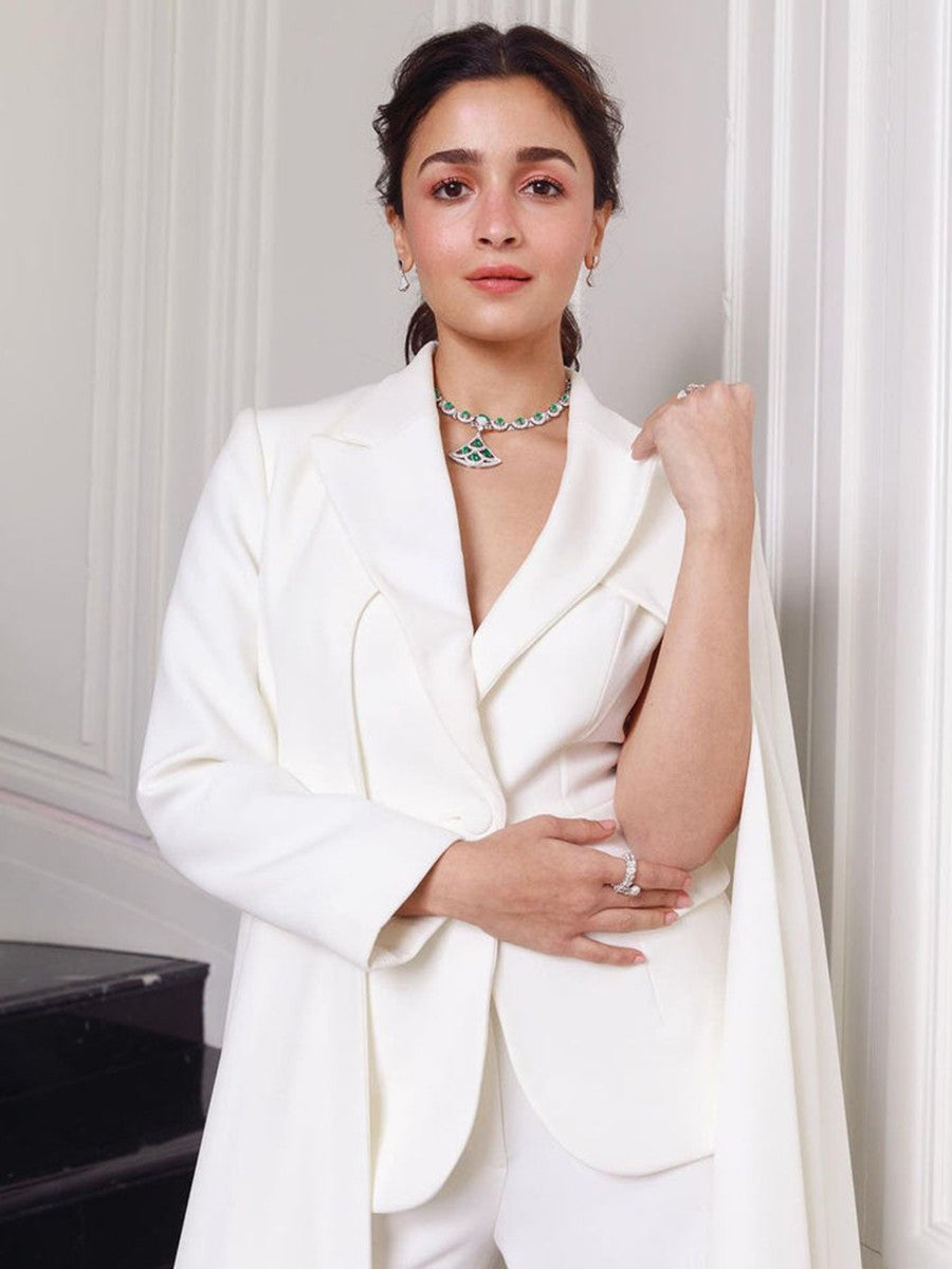 Elegant Women Capes Suits 2 Pieces Custom Pocket Blazer and Pants Wedding Guest Tuxedo Evening Party Celebrity Outfit Elegant Women Capes Suits 2 Pieces Custom Pocket Blazer and Pants Wedding Guest Tuxedo Evening Party Celebrity Outfit