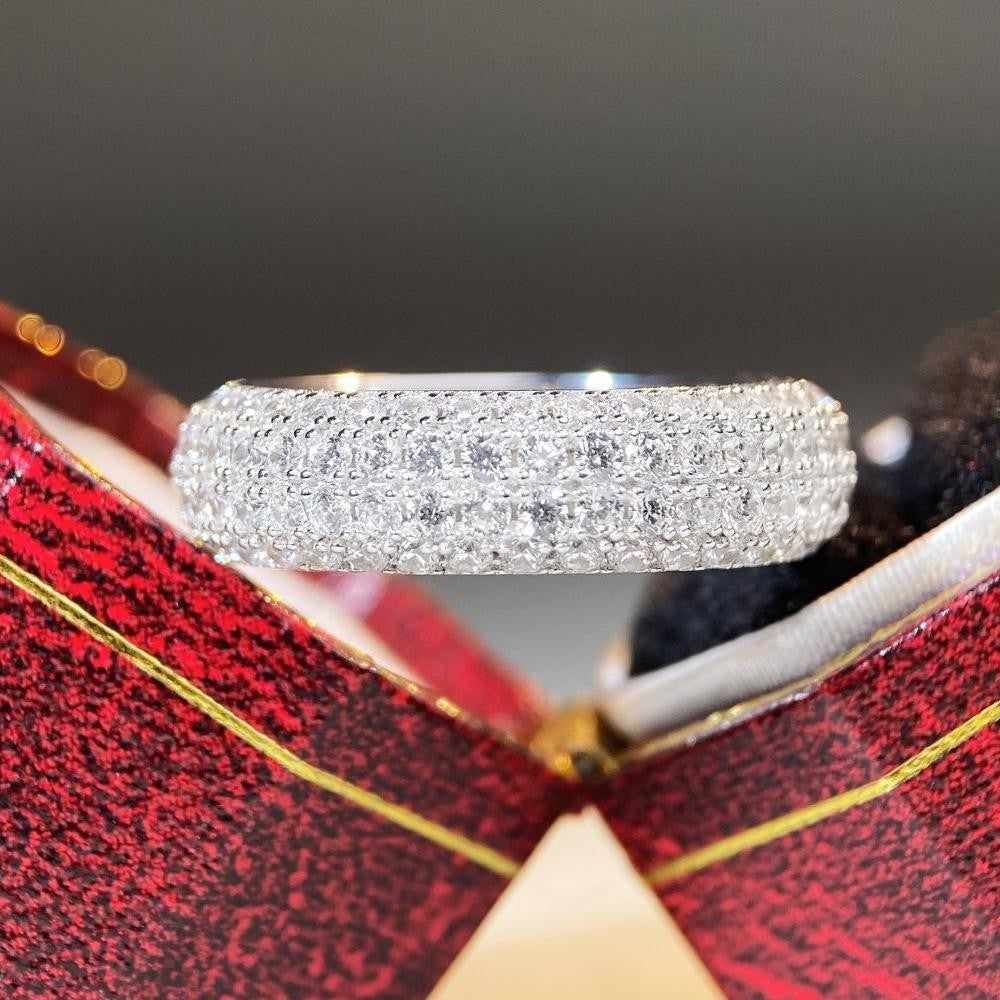 Women's Classic Diamond Ring