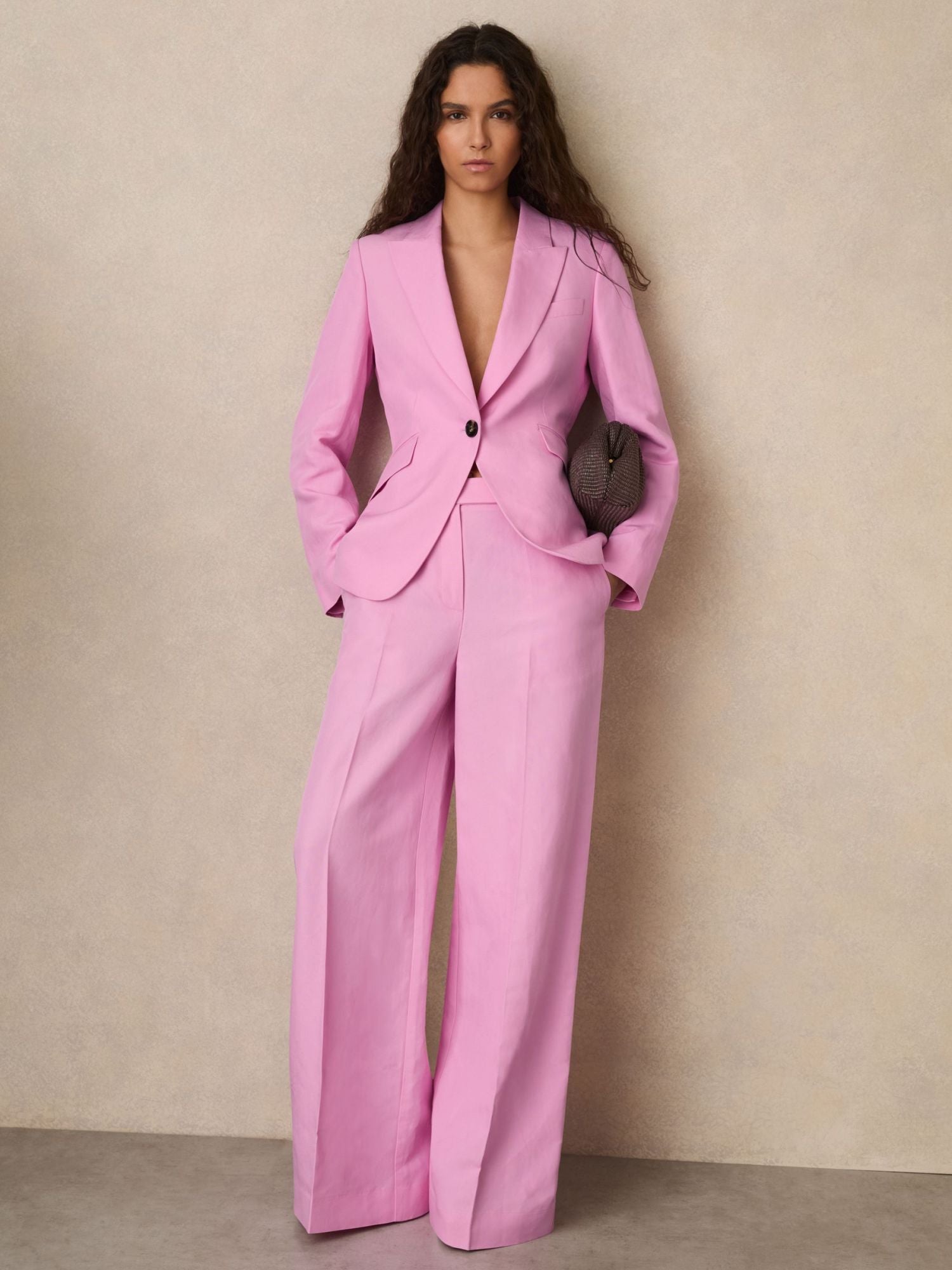 Women's Classic Pant Suits 2 Pieces Pocket Blazer & Flare Pants Custom Wedding Guest Suits Party Show Outfit Women's Classic Pant Suits 2 Pieces Pocket Blazer & Flare Pants Custom Wedding Guest Suits Party Show Outfit
