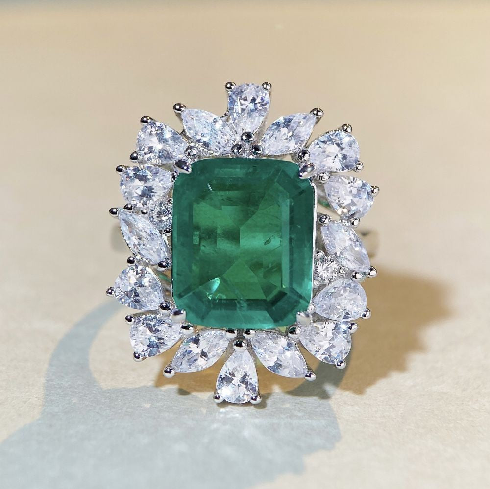 Women's Classic Diamond Ring