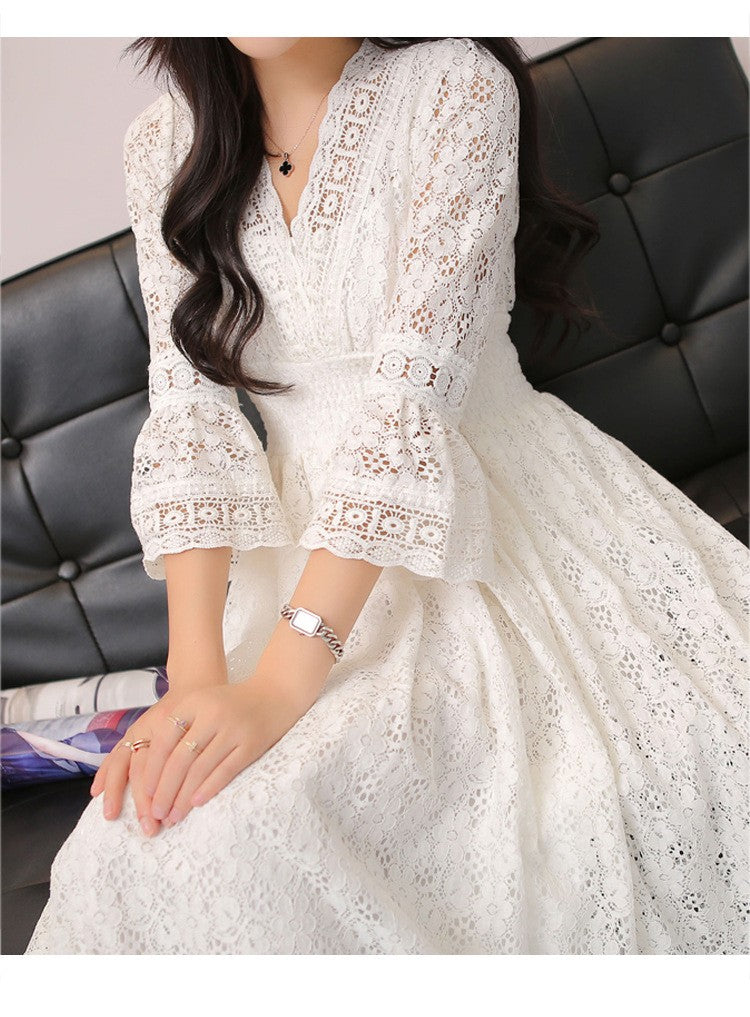 Slim fit women's lace V-neck beach dress holiday fashion trendy floral printed mid-length one-piece skirt Slim fit women's lace V-neck beach dress holiday fashion trendy floral printed mid-length one-piece skirt