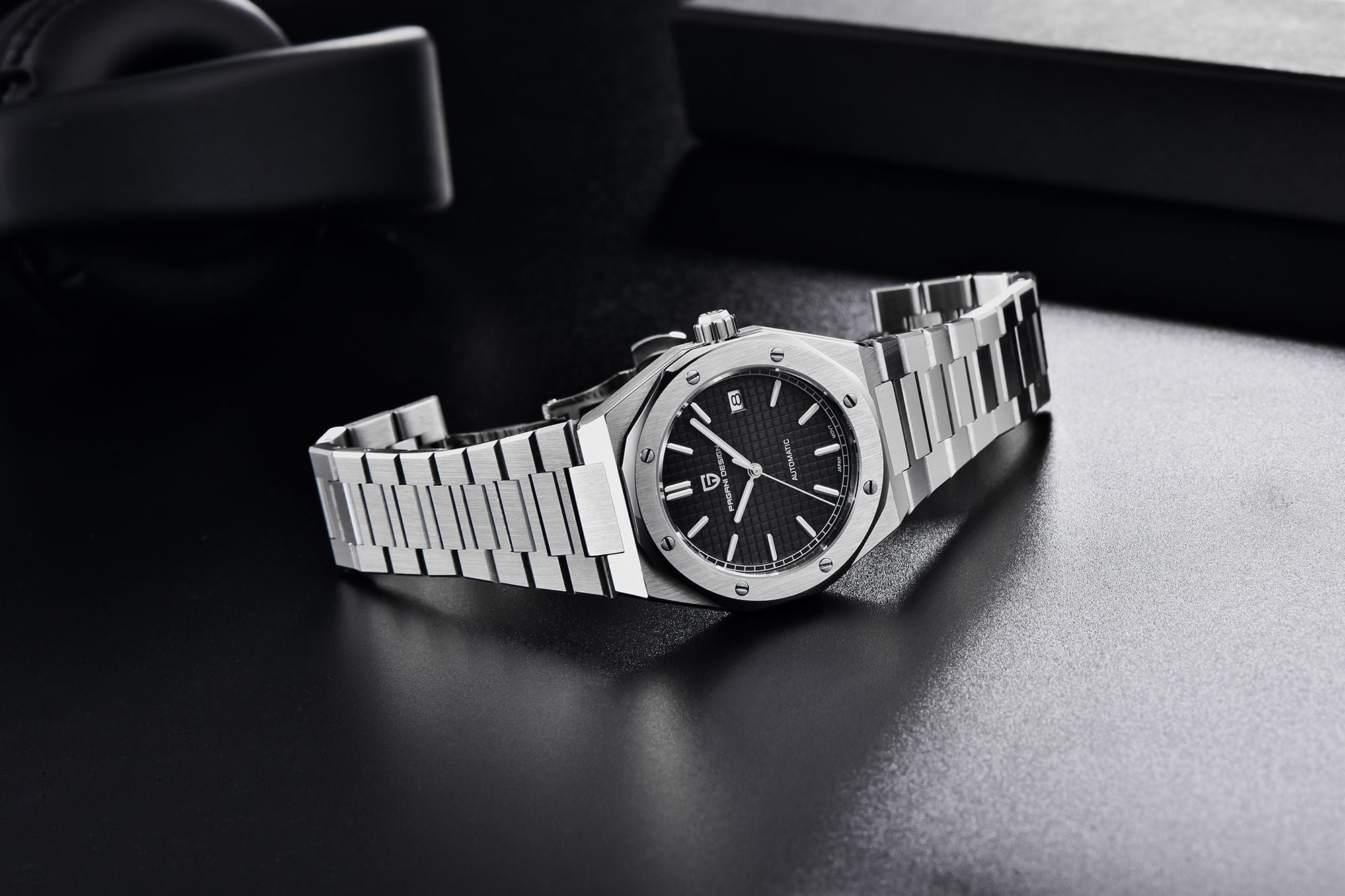 PAGANI DESIGN PD1673 Diver Watch: Robust Style & Precision