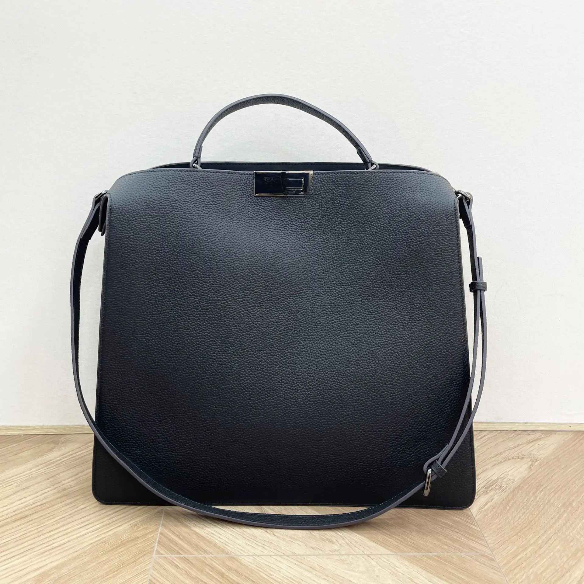 Unisex Minimalist Genuine Leather Crossbody Bag