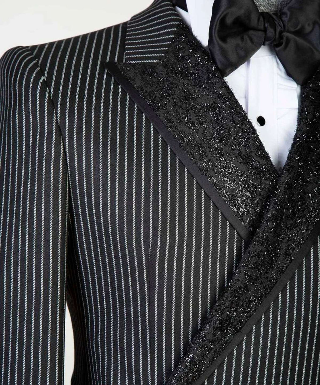 Stripes men's suits 2 pieces peak shiny lapel blazer custom suits formal wedding groom tuxedo party show men's prom suits Stripes men's suits 2 pieces peak shiny lapel blazer custom suits formal wedding groom tuxedo party show men's prom suits