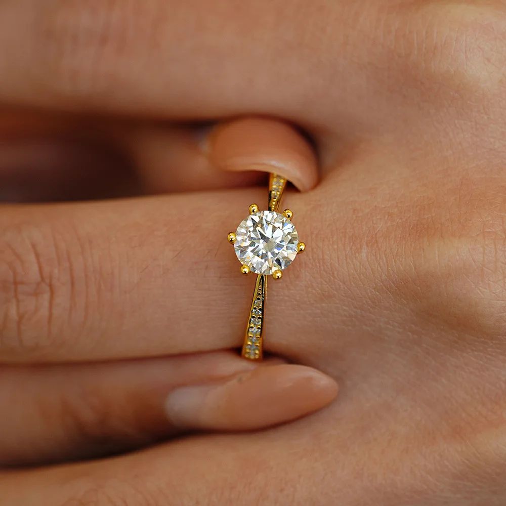 Luxury 100% Real 18k Gold Ring Women's Six-Claw Diamond Ring 6.5mm Round 1ct 1 Carat Moissanite Wedding Ring Luxury 100% Real 18k Gold Ring Women's Six-Claw Diamond Ring 6.5mm Round 1ct 1 Carat Moissanite Wedding Ring
