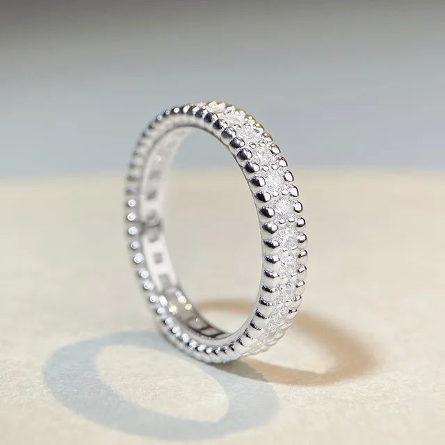 Women's Classic Diamond Ring