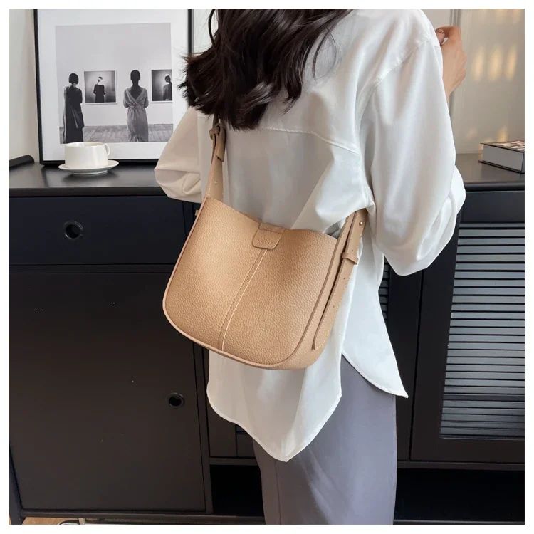Brilliant Fish Women's Shoulder Bag