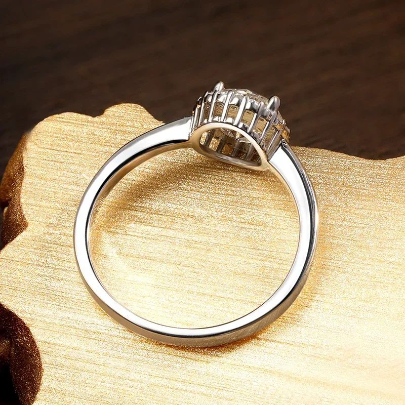 KNOBSPIN Moissanite Wedding Band