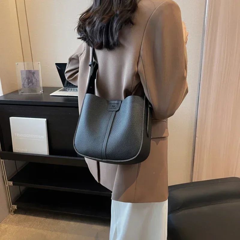 Brilliant Fish Women's Shoulder Bag
