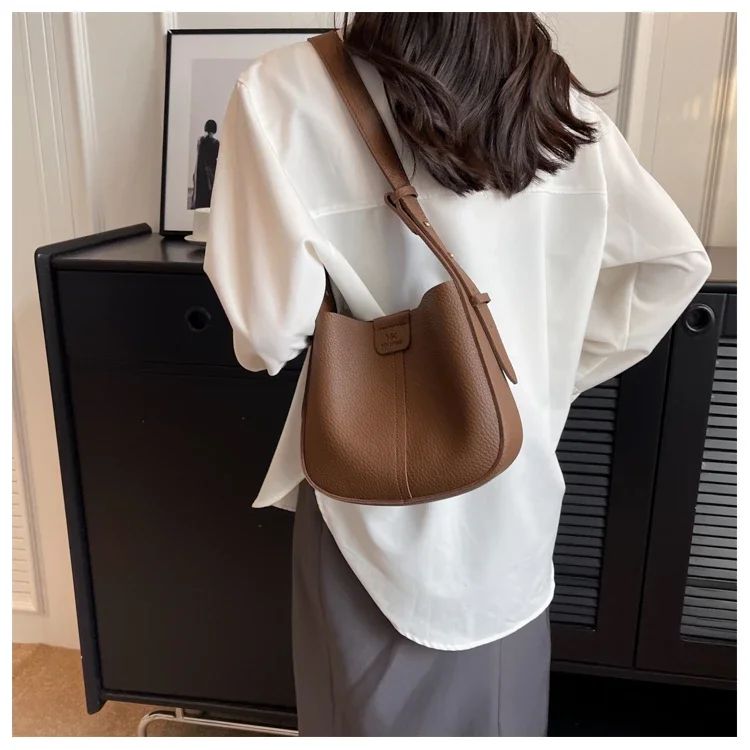 Brilliant Fish Women's Shoulder Bag