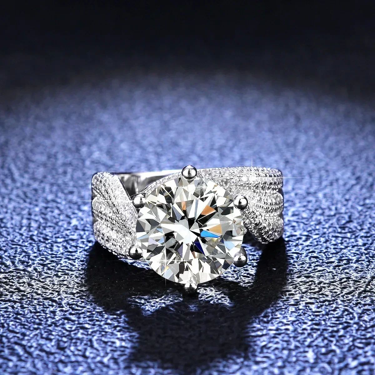 Classic PT950 Platinum Diamond Ring