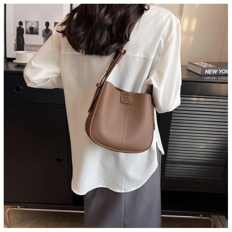 Brilliant Fish Women's Shoulder Bag