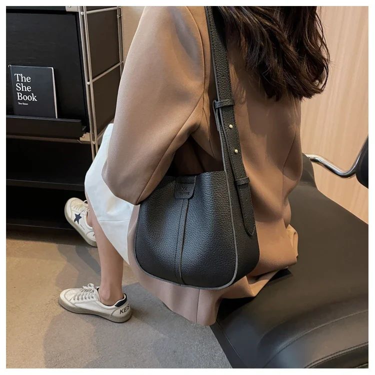 Brilliant Fish Women's Shoulder Bag