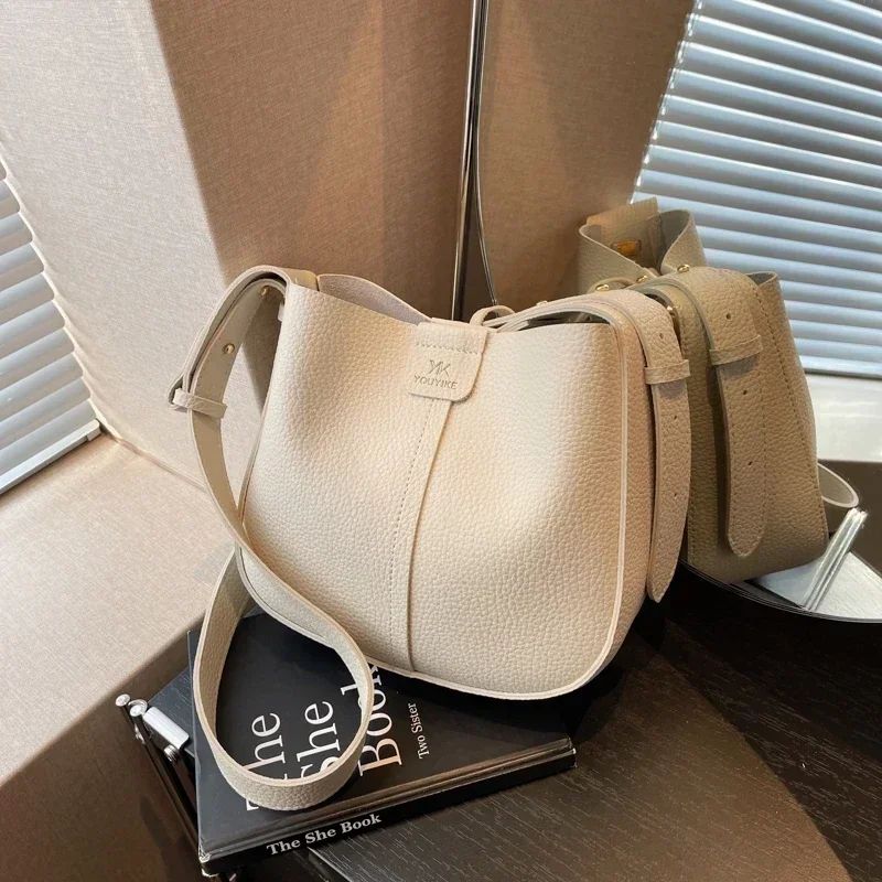 Brilliant Fish Women's Shoulder Bag