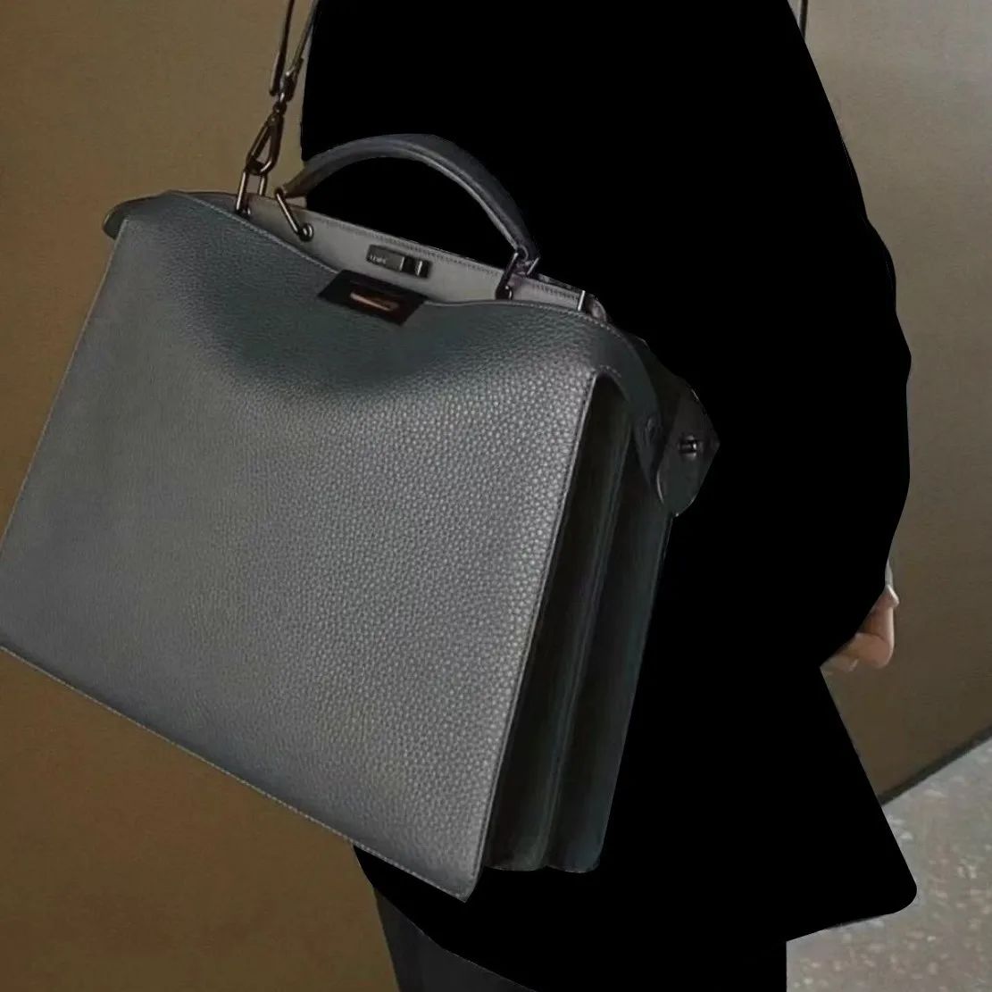 Unisex Minimalist Genuine Leather Crossbody Bag