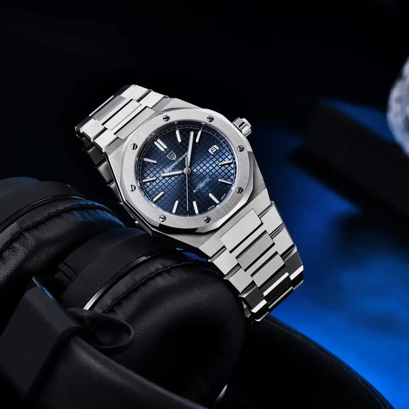 PAGANI DESIGN PD1673 Diver Watch: Robust Style & Precision