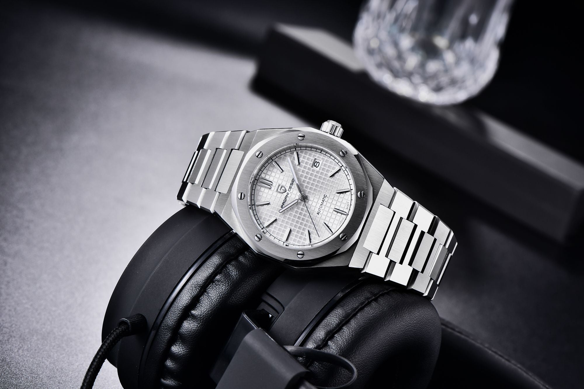 PAGANI DESIGN PD1673 Diver Watch: Robust Style & Precision
