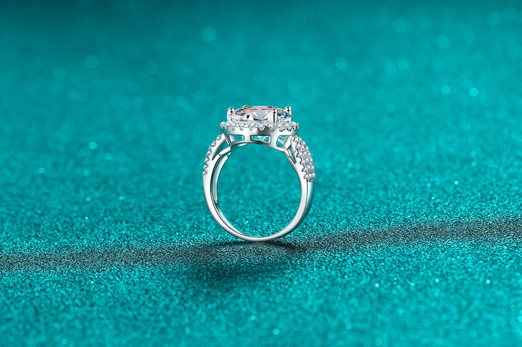 Women's Romantic Moissanite Engagement Ring