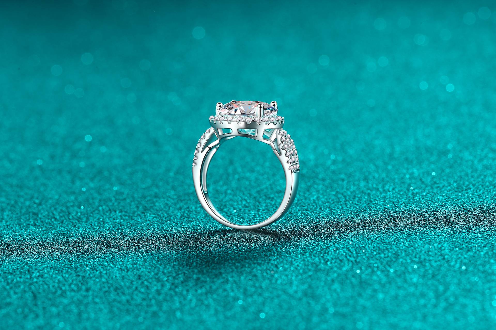 Women's Romantic Moissanite Engagement Ring
