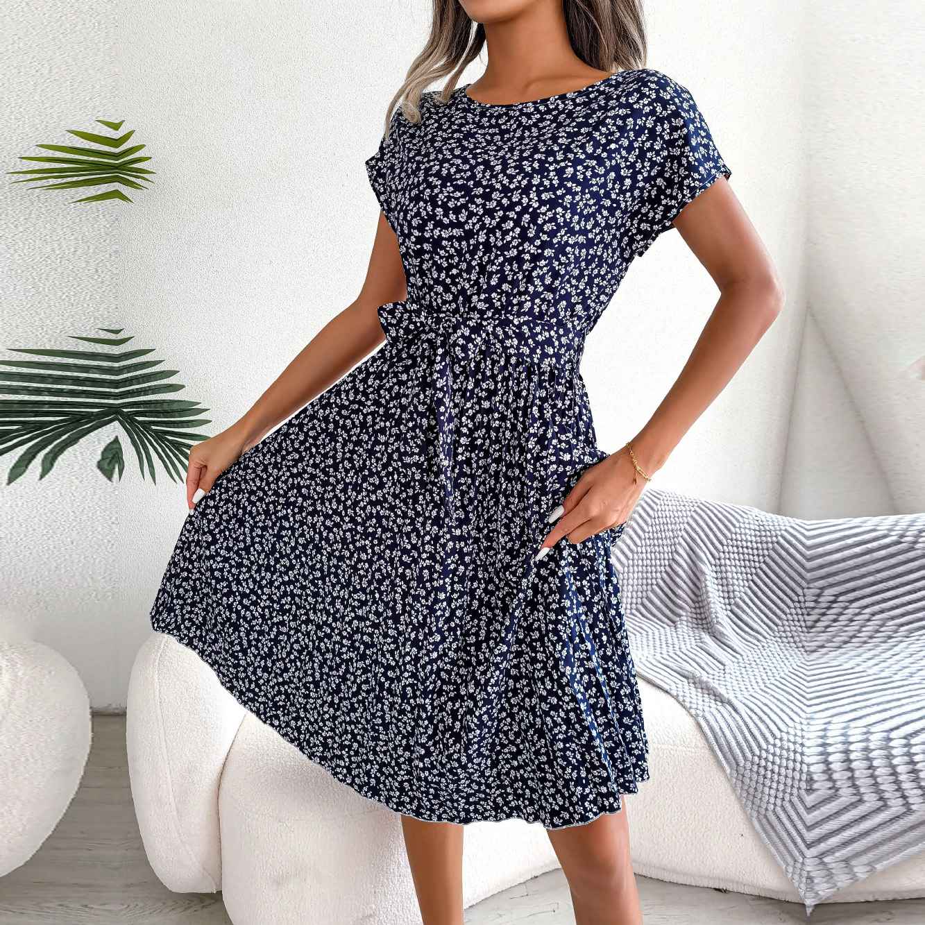 Women's short sleeve pleated long dress, high waist, chic, floral design, fashion, spring and summer Women's short sleeve pleated long dress, high waist, chic, floral design, fashion, spring and summer