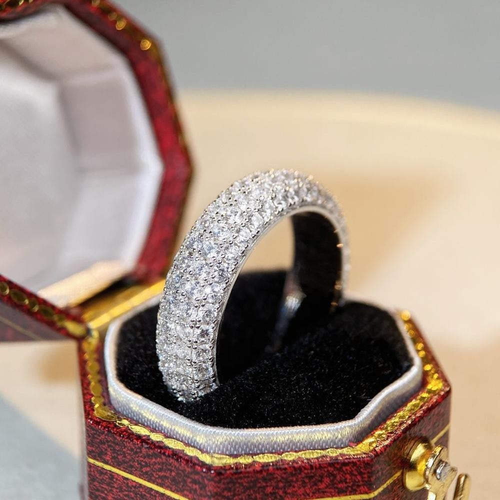 Women's Classic Diamond Ring