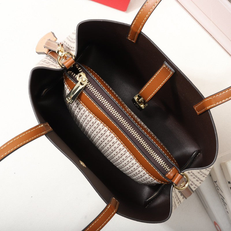 CHCH Women's Letter Print Messenger Bag