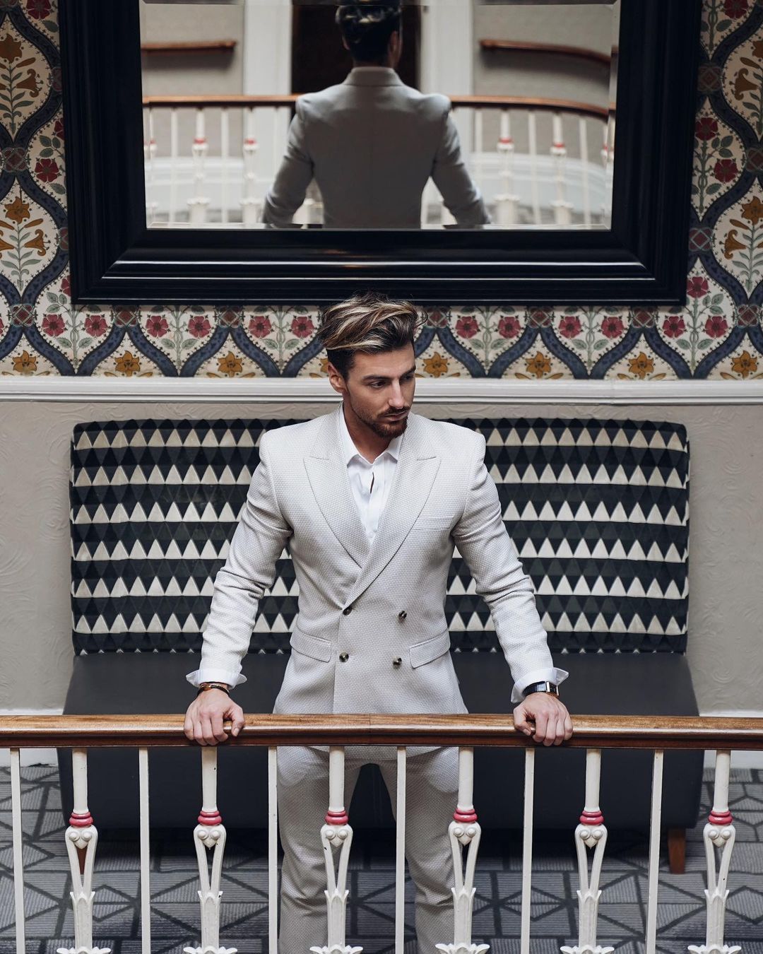 Men's Formal Suits 2 Piece Plus Size Double Breasted Suits Custom Blazer Groom Tuxedo Show Party Suits Men's Attire Men's Formal Suits 2 Piece Plus Size Double Breasted Suits Custom Blazer Groom Tuxedo Show Party Suits Men's Attire