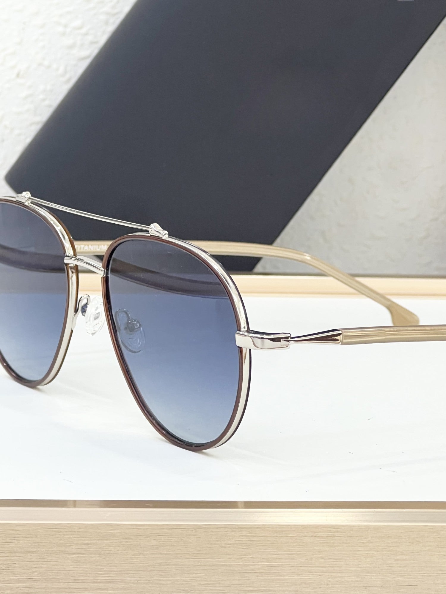 EXCLUSUN Oval Fashion Sunglasses
