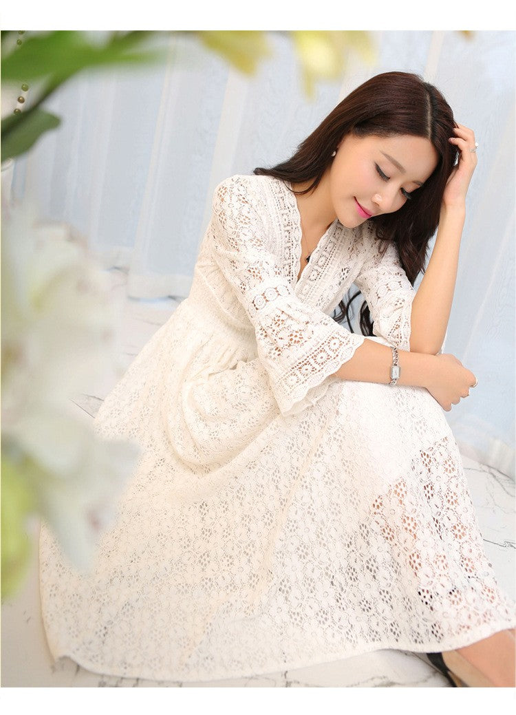 Slim fit women's lace V-neck beach dress holiday fashion trendy floral printed mid-length one-piece skirt Slim fit women's lace V-neck beach dress holiday fashion trendy floral printed mid-length one-piece skirt