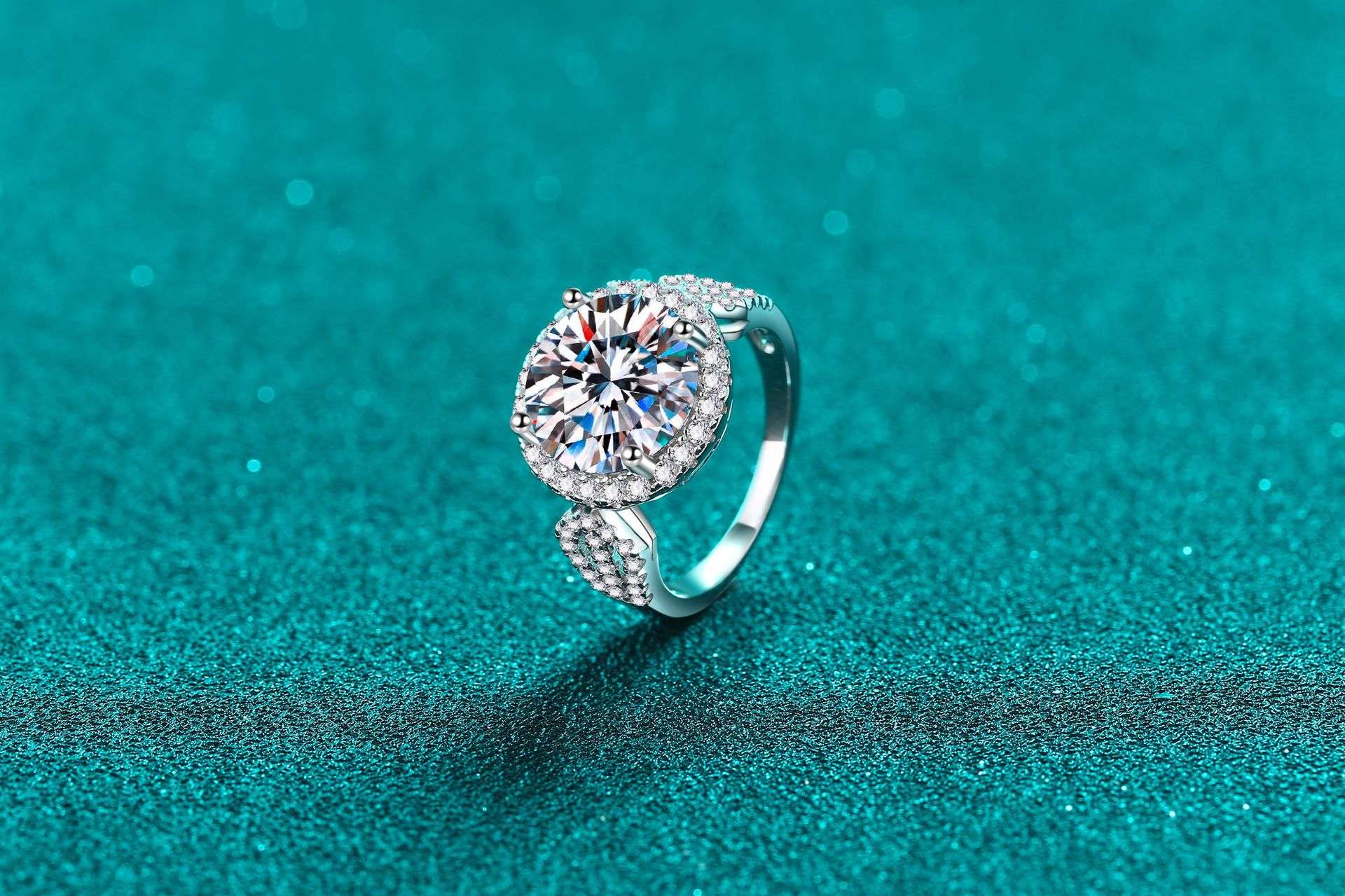 Women's Romantic Moissanite Engagement Ring