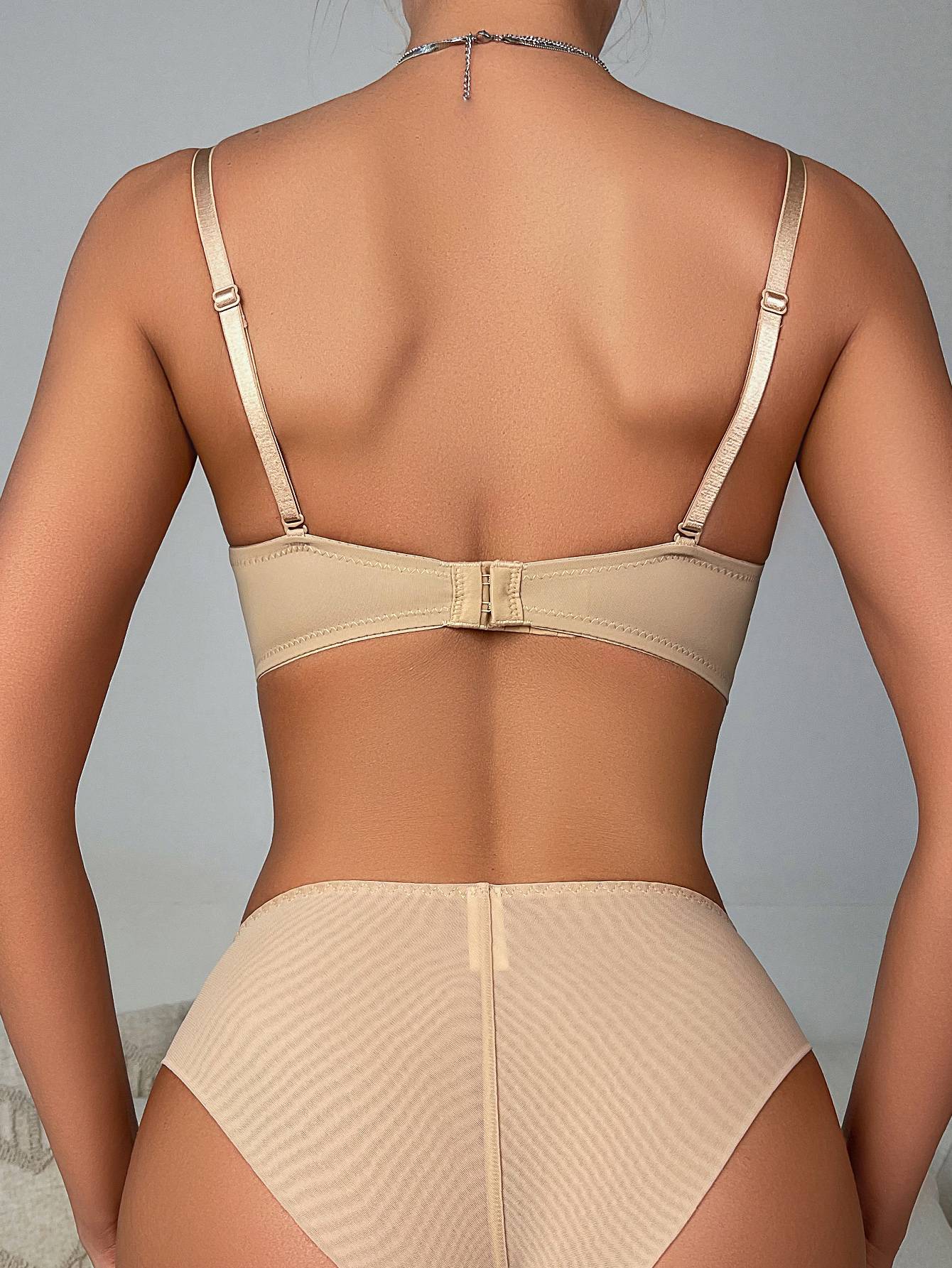 Seamless Plunge Underwire Bra