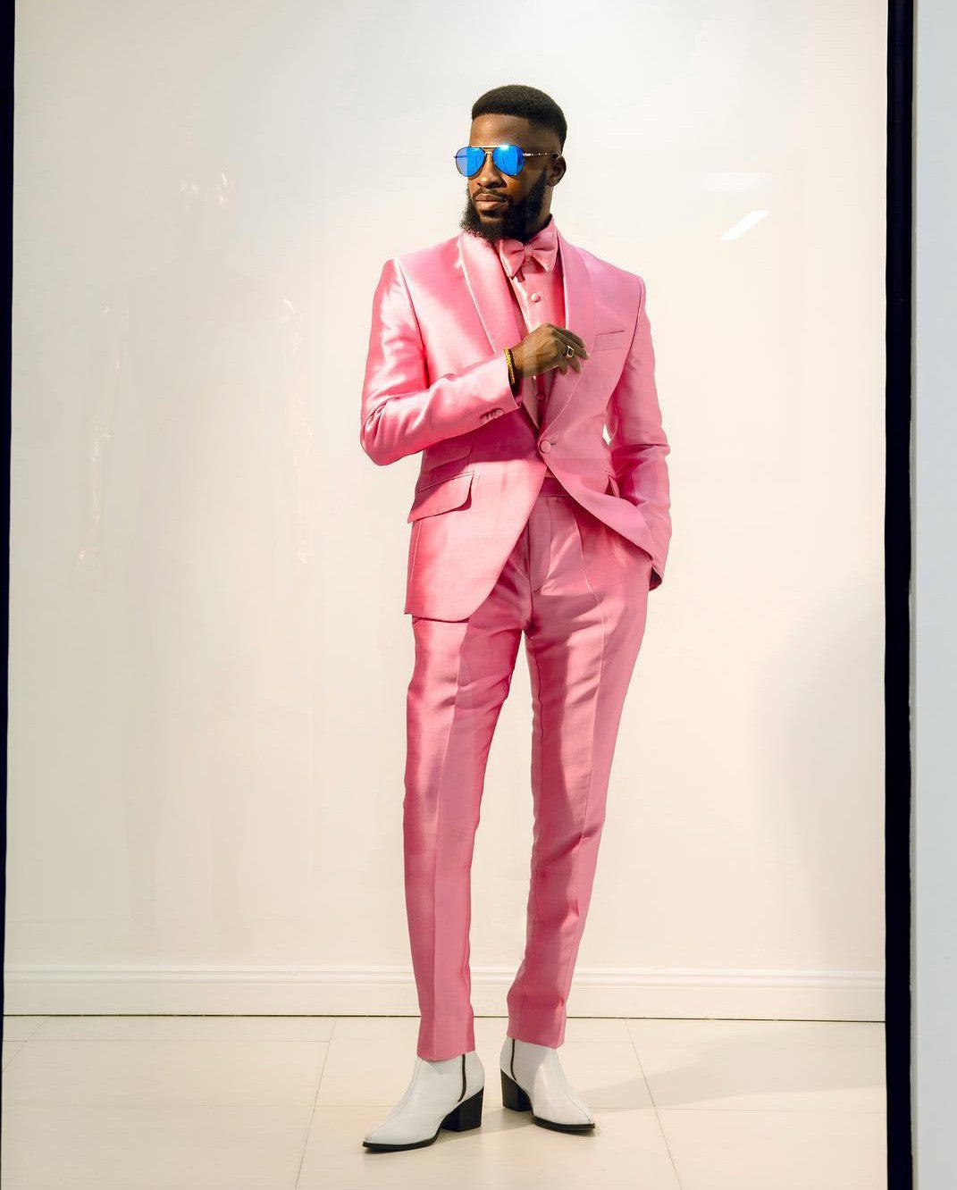 Fashion Men's Suits 3 Piece Satin Tuxedo Shawl Lapel One Button Custom Blazer Formal Wear Prom Evening Dinner Party Fashion Men's Suits 3 Piece Satin Tuxedo Shawl Lapel One Button Custom Blazer Formal Wear Prom Evening Dinner Party